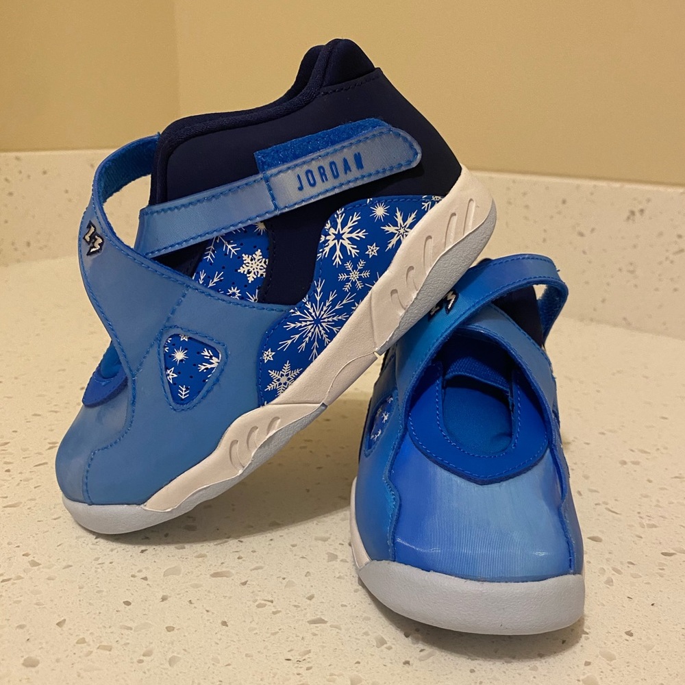 Jordan 8 Retro Snowflake